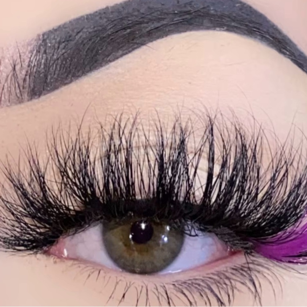 Multicolored Dramatic Lashes - Picture 6 of 7